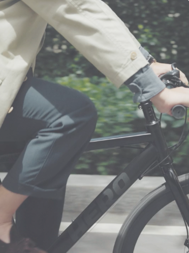 Cyclist commuting to Windrush Park